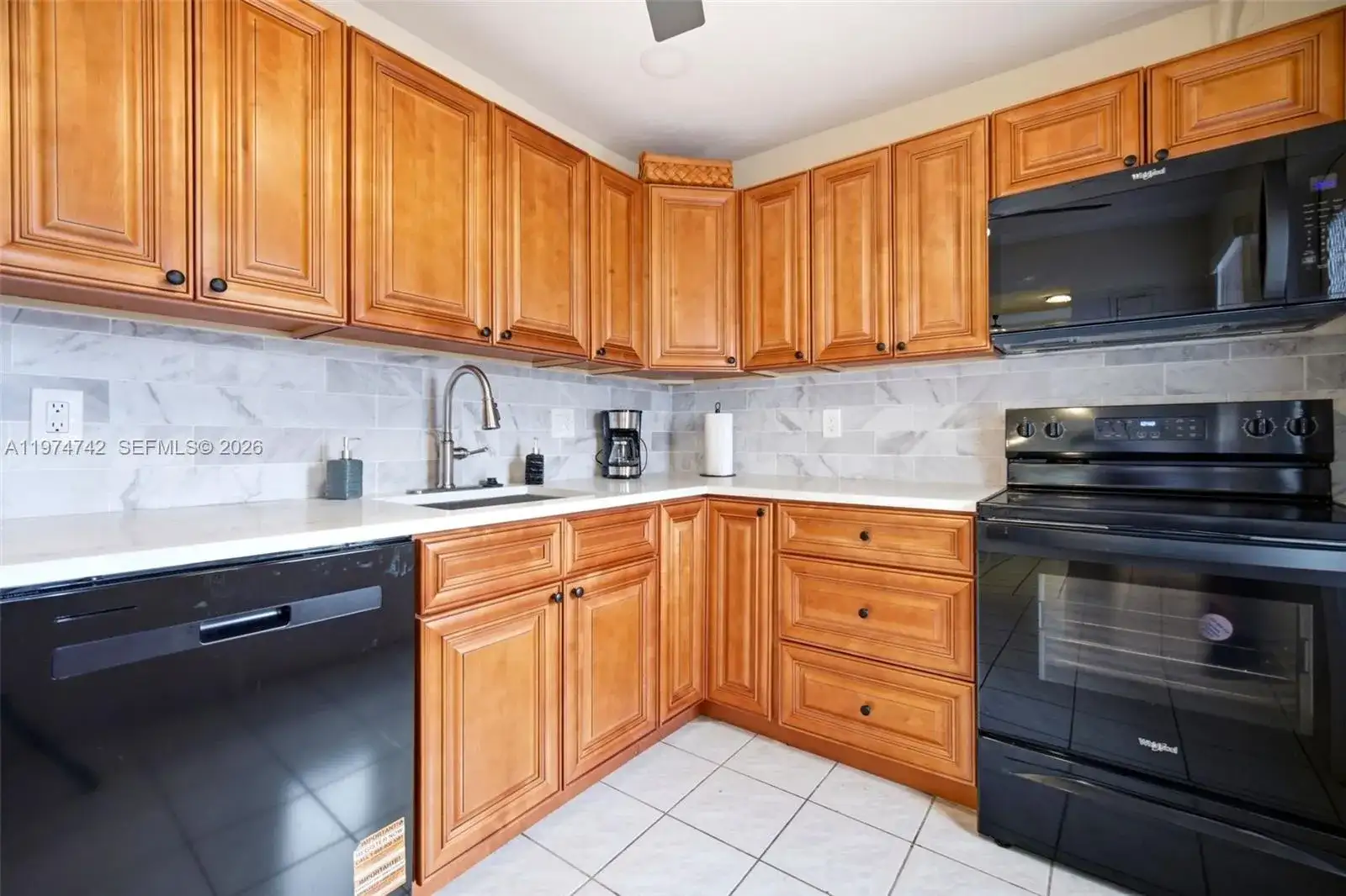4270 NW 40th St # 104, Lauderdale Lakes FL 33319 photo 2