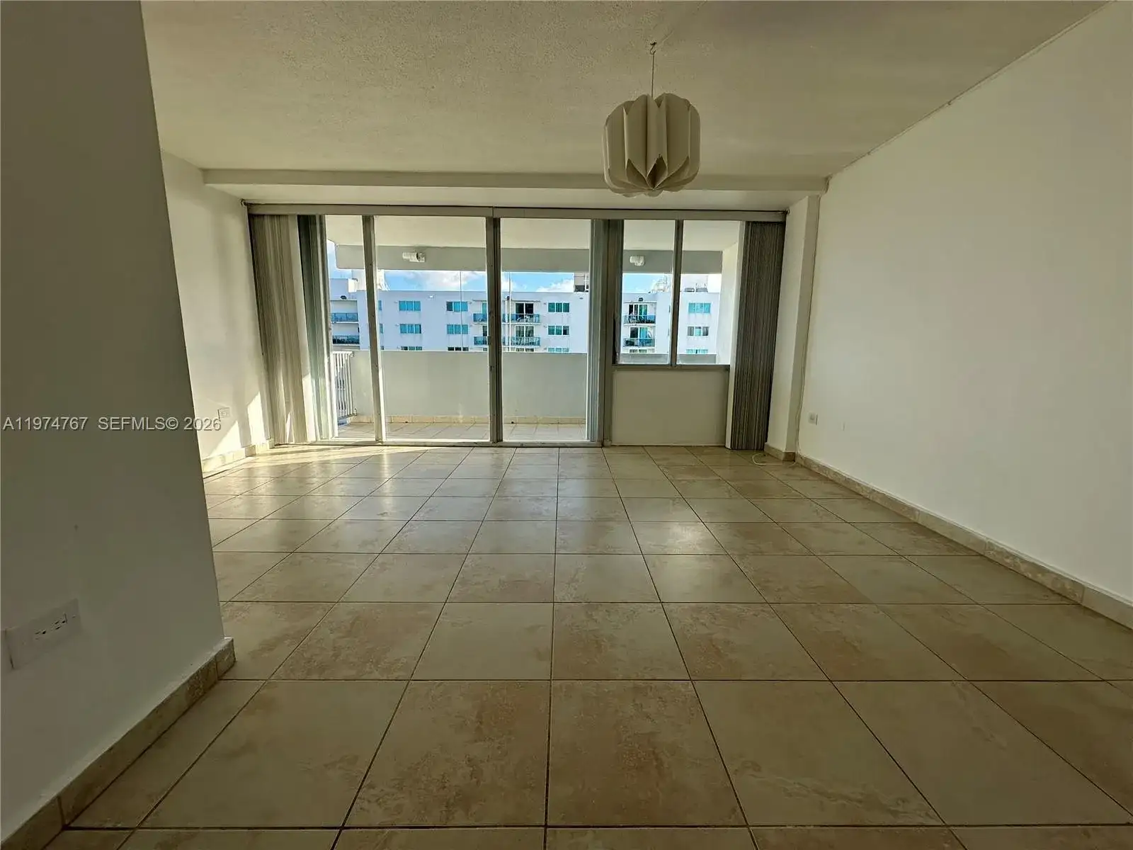 7545 E Treasure Dr # 9I, North Bay Village FL 33141 photo 3