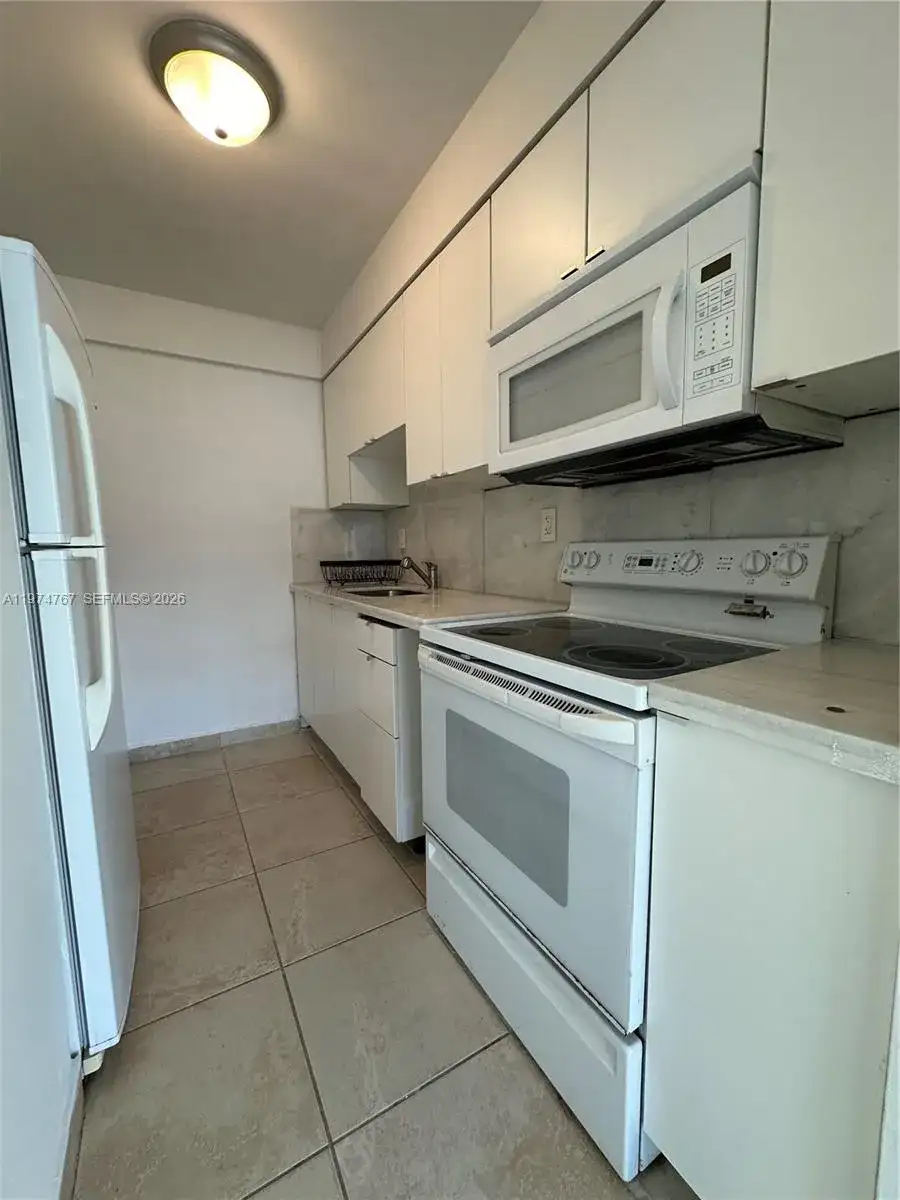 7545 E Treasure Dr # 9I, North Bay Village FL 33141 photo 5