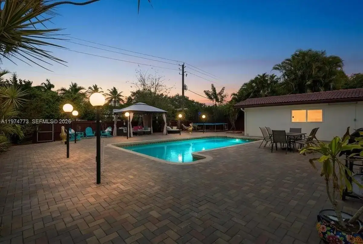 4925 Tyler St, Hollywood FL 33021 photo 5