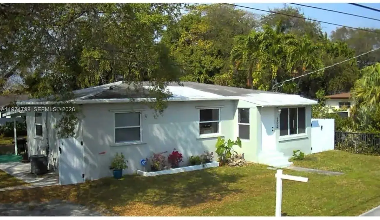204 SW 7th Ave, Hallandale Beach FL 33009