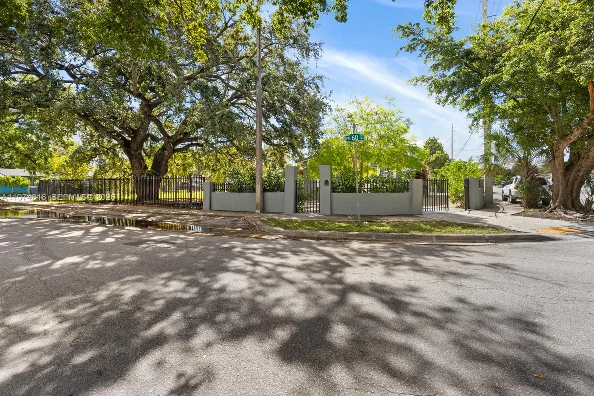 790 NW 60th St, Miami FL 33127