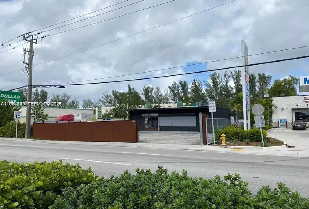 1235 NW 103rd St, Miami FL 33147