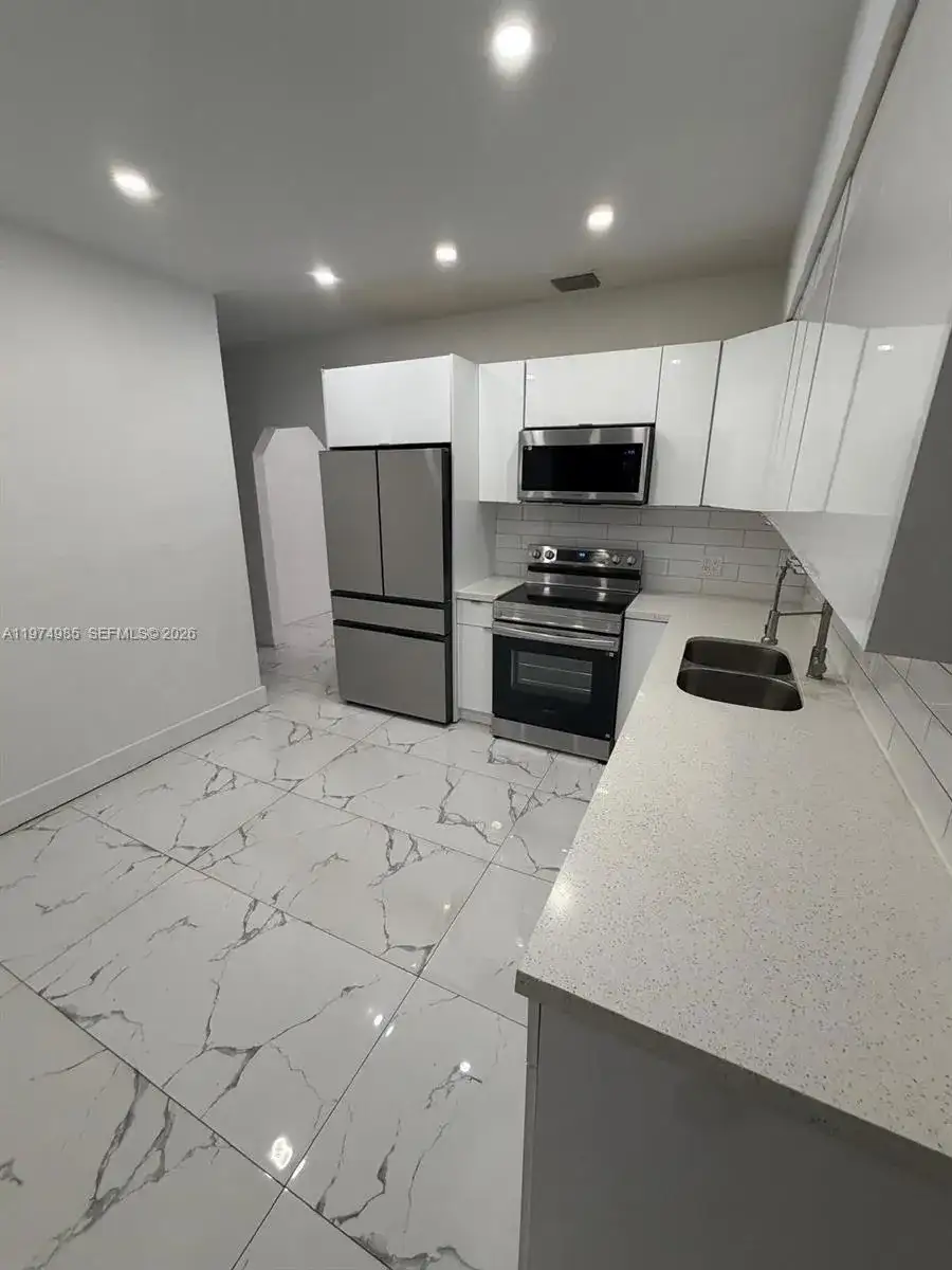 345 SW 49th Ave, Miami FL 33134 photo 4