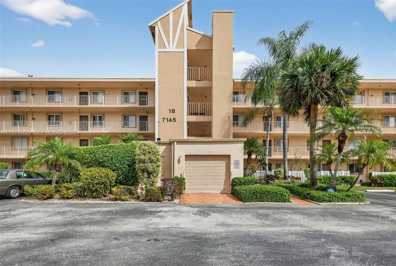 7145 N Huntington Ln # 205, Delray Beach FL 33446
