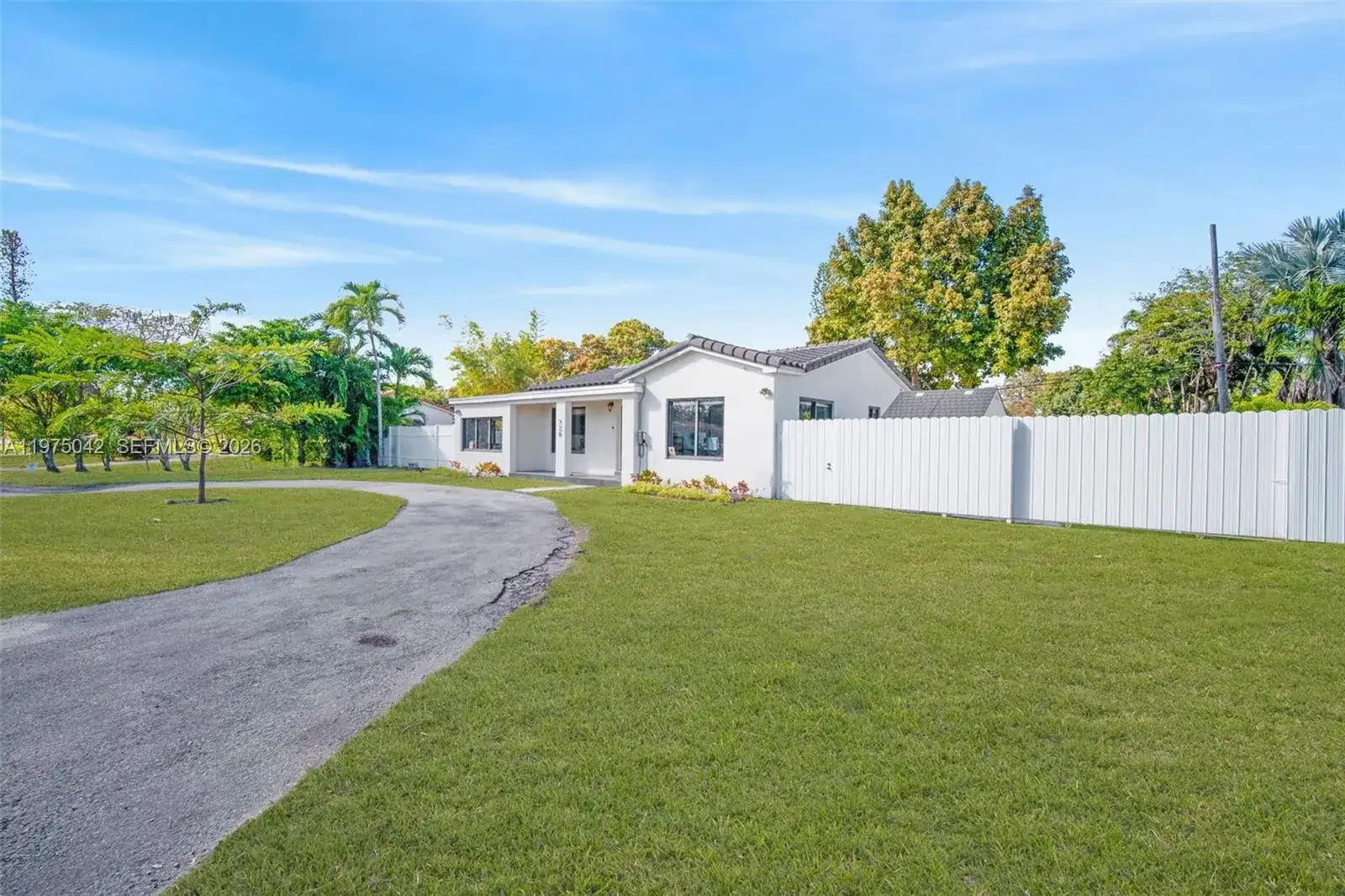529 NE 109th St, Miami FL 33161 photo 3