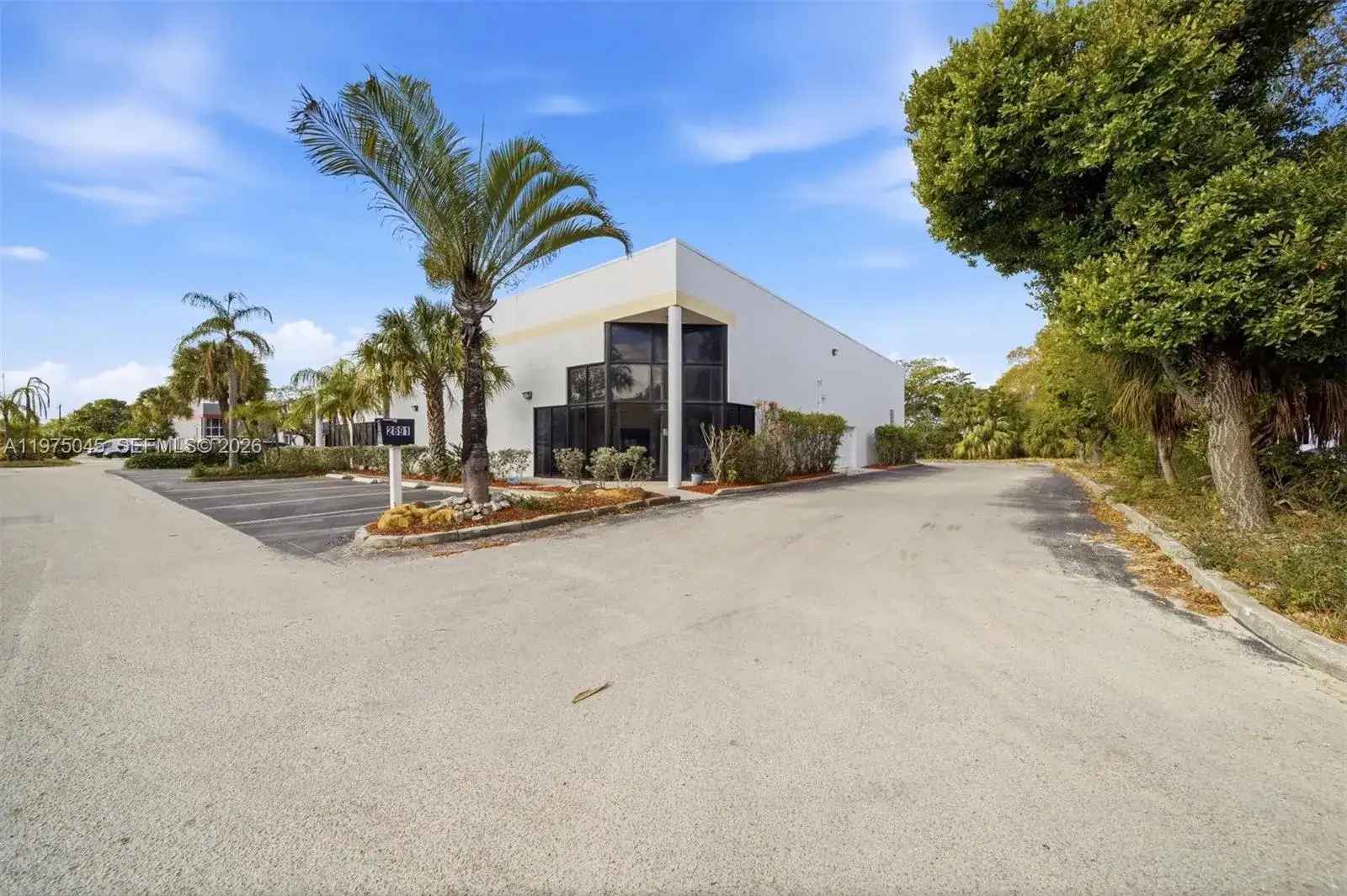 2891 NW 22nd Ter, Pompano Beach FL 33069 photo 2