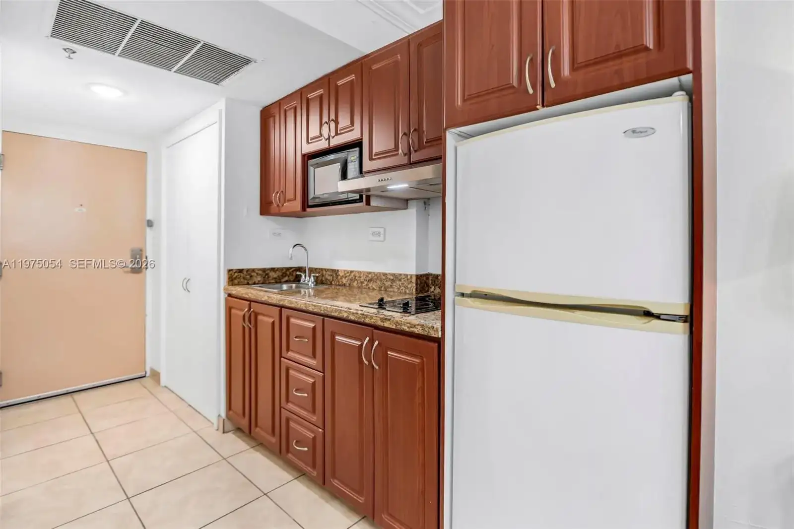 19201 Collins Ave # 628, Sunny Isles Beach FL 33160 photo 3