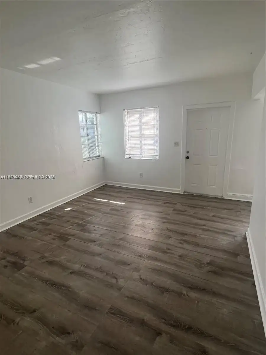 840 81st St # 3, Miami Beach FL 33141 photo 4