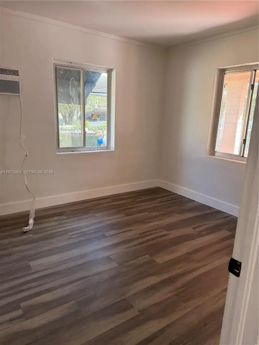 1325 NW 124th St, North Miami FL 33167 photo 4