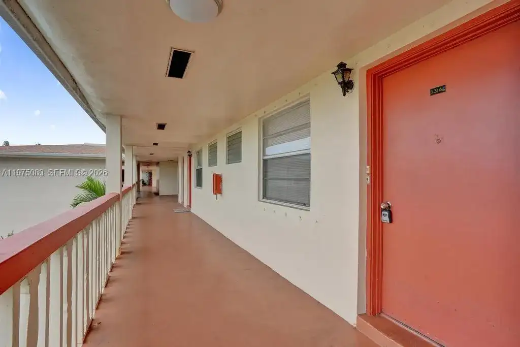 4731 NW 10th Ct # 314, Plantation FL 33313 photo 2