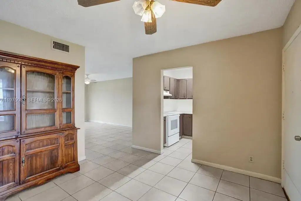 4731 NW 10th Ct # 314, Plantation FL 33313 photo 4