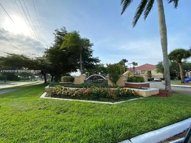 7630 Westwood Dr # 327, Tamarac FL 33321