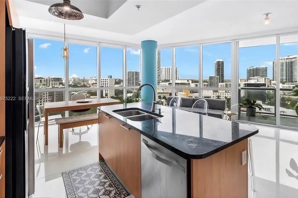 480 NE 30th # 1607, Miami FL 33137