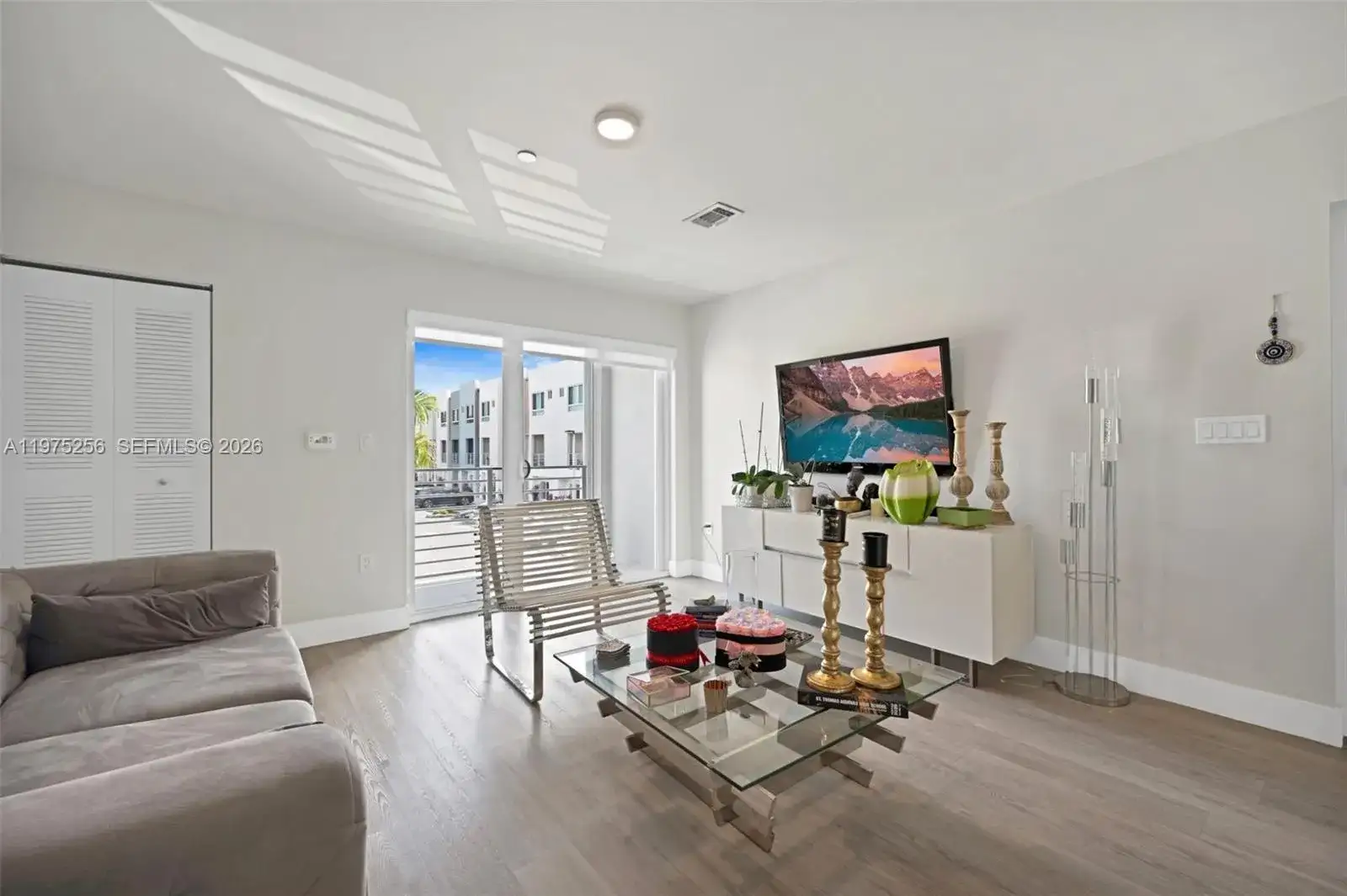 2535 NE 193rd St # 3209, Miami FL 33180 photo 2