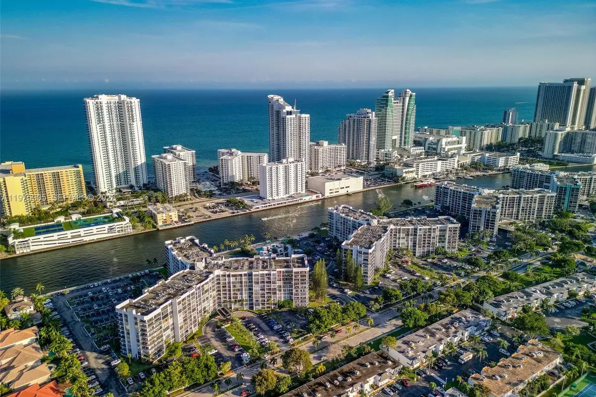 1000 Parkview Dr # 1001, Hallandale Beach FL 33009