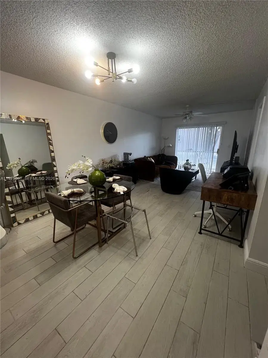 7610 STIRLING RD # B, Hollywood FL 33024