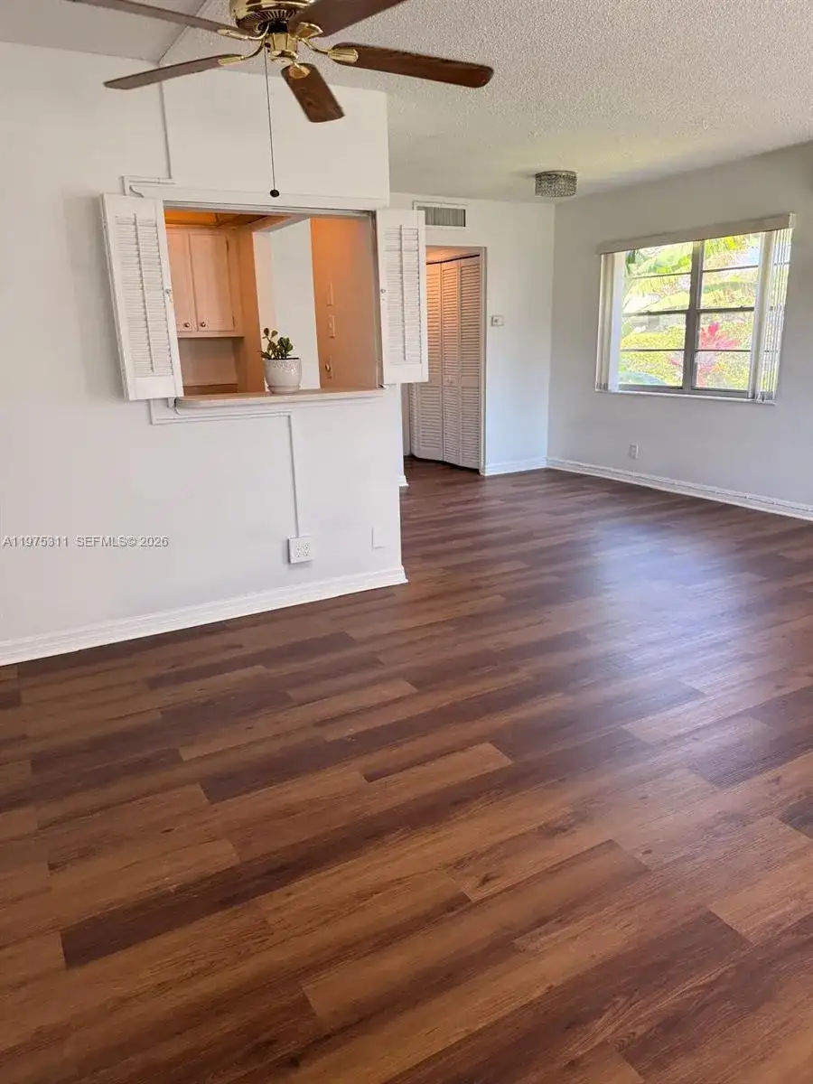 104 E Easthampton E # 1, West Palm Beach FL 33417 photo 5