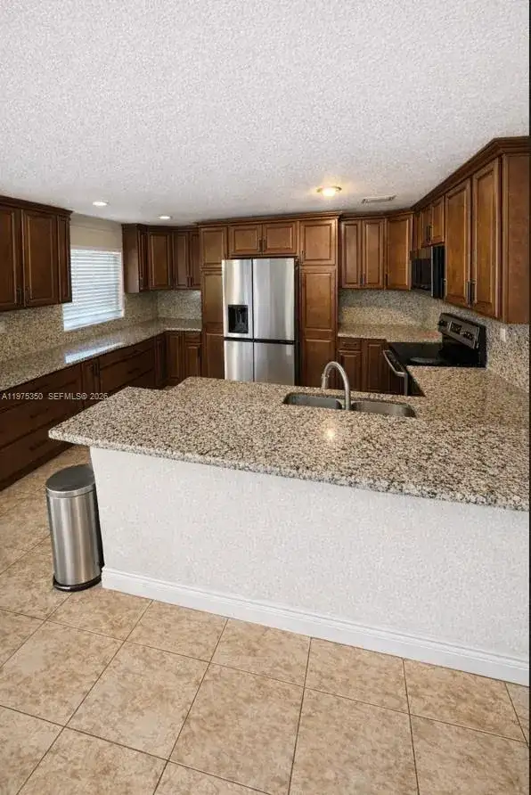 10207 SW 20th Ct, Miramar FL 33025 photo 3