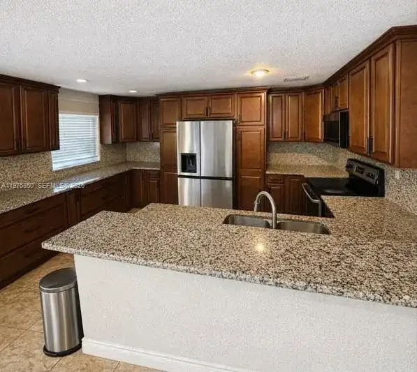10207 SW 20th Ct, Miramar FL 33025 photo 4