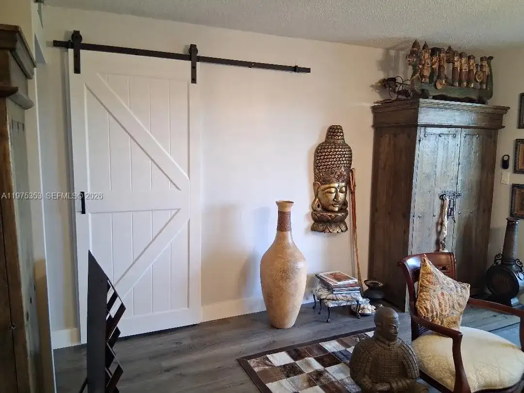 1000 St Charles Pl # 609, Pembroke Pines FL 33026