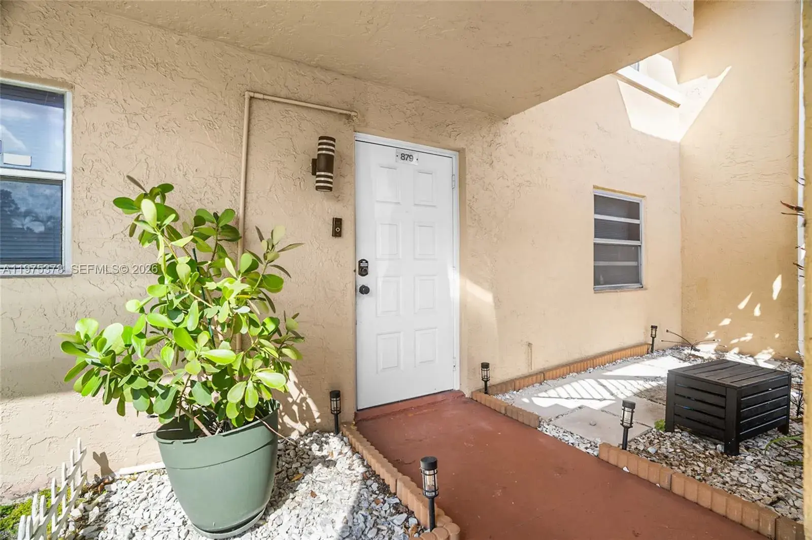 879 Twin Lakes Dr # B, Coral Springs FL 33071