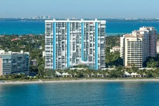881 Ocean Dr, Key Biscayne FL 33149