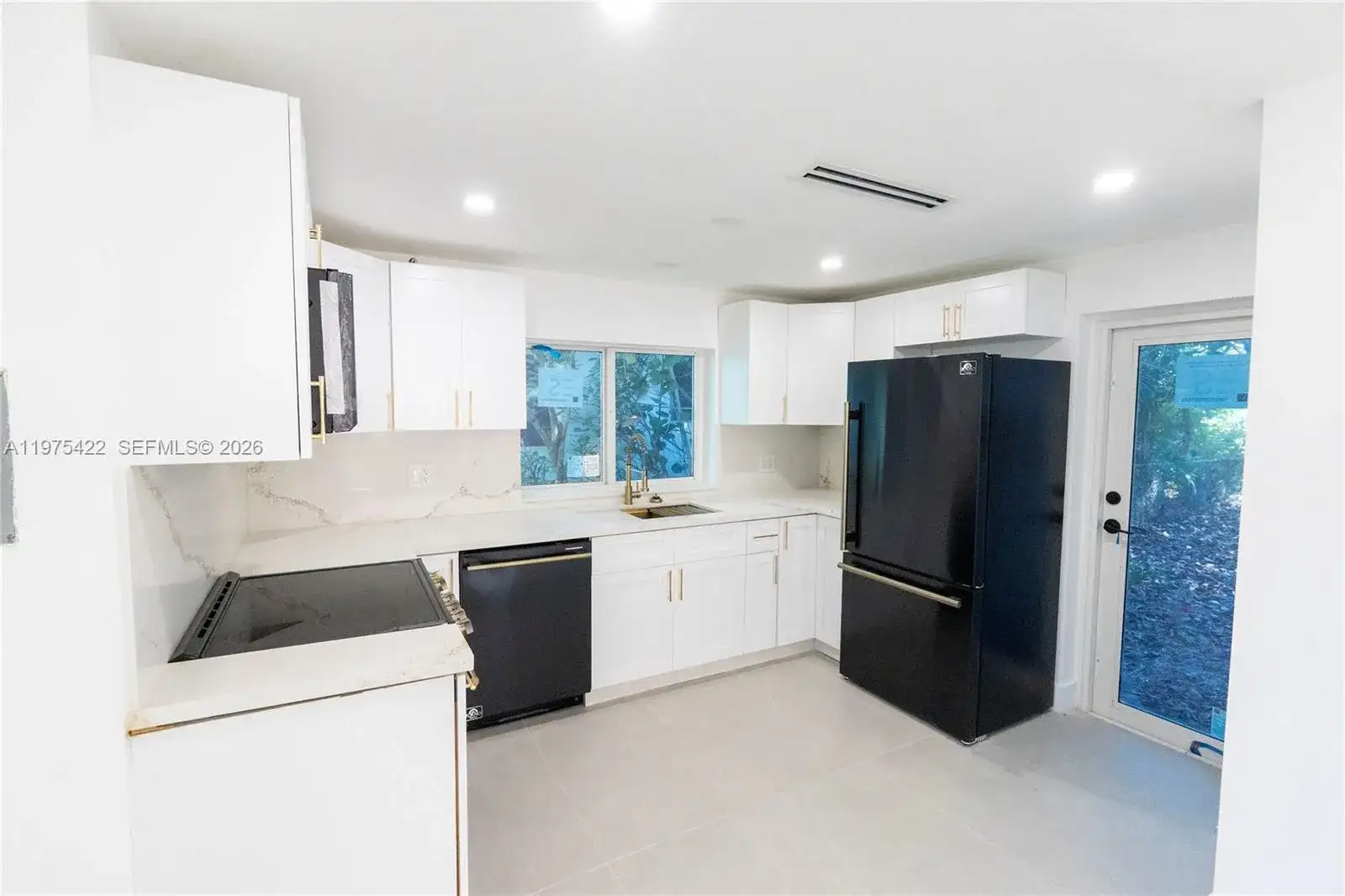 905 Tangier St, Coral Gables FL 33134 photo 4