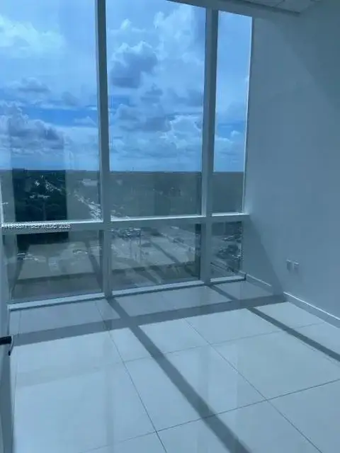 20200 West Dixie Hwy # 809, Miami FL 33180 photo 3