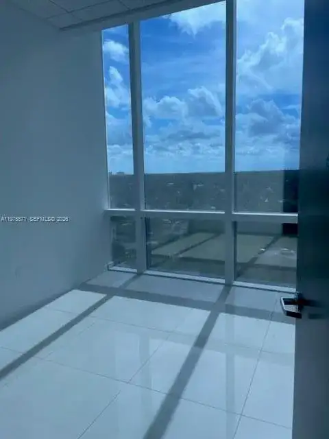 20200 West Dixie Hwy # 809, Miami FL 33180 photo 4