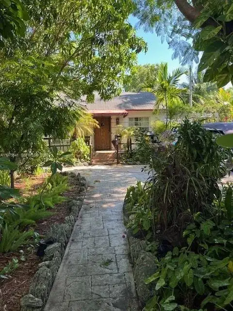 410 NW 31st St, Miami FL 33127 photo 4