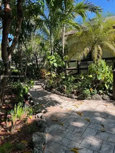 410 NW 31st St, Miami FL 33127 photo 5
