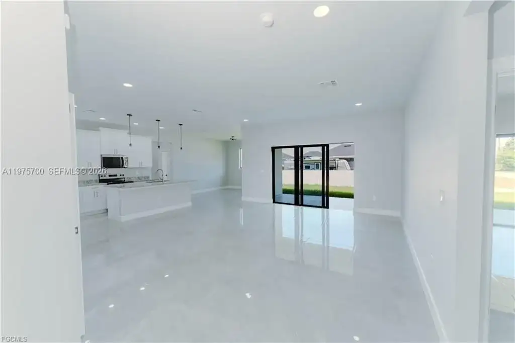 4705 diane ave, Lehigh Acres FL 33976 photo 2