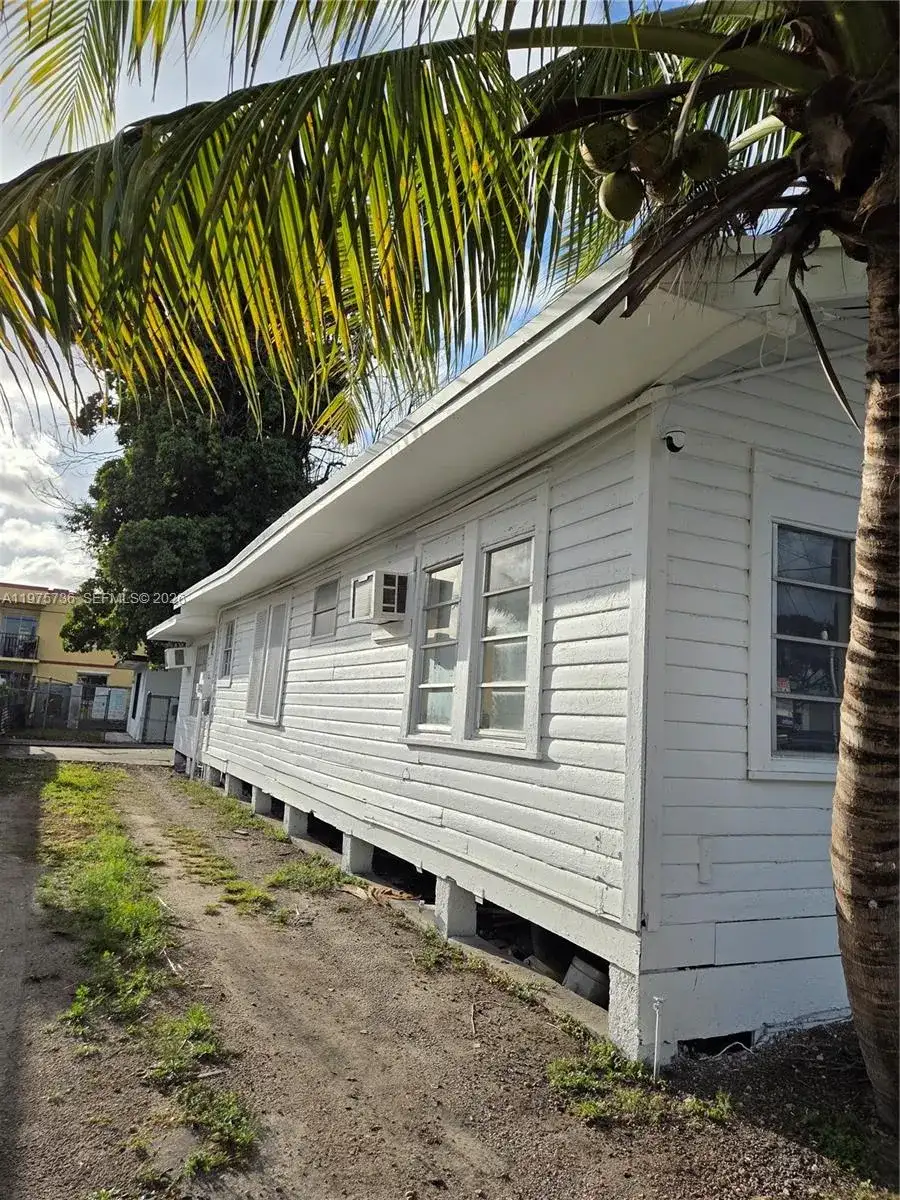 2722 NW 23rd Ave, Miami FL 33142 photo 3