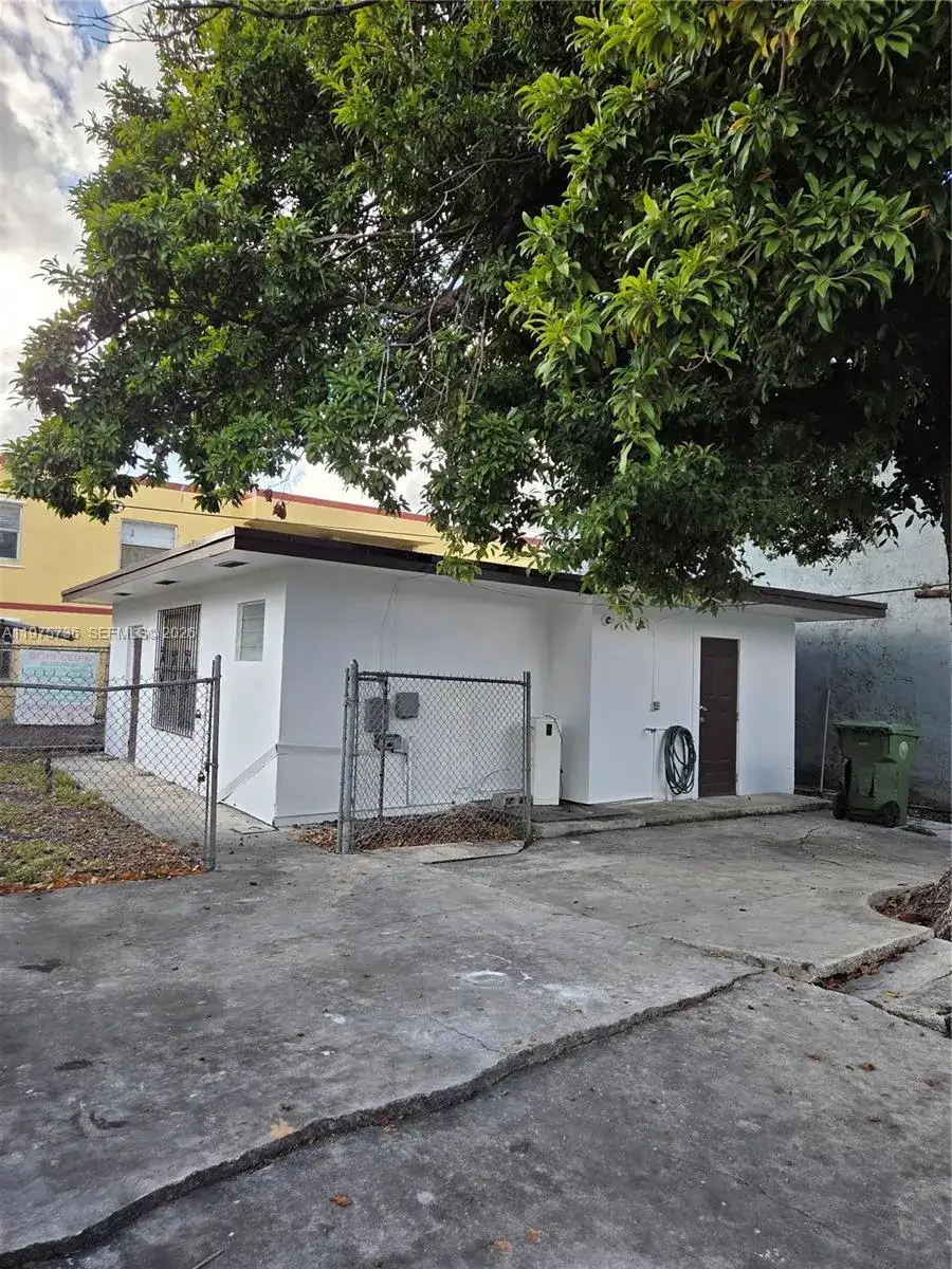 2722 NW 23rd Ave, Miami FL 33142 photo 5