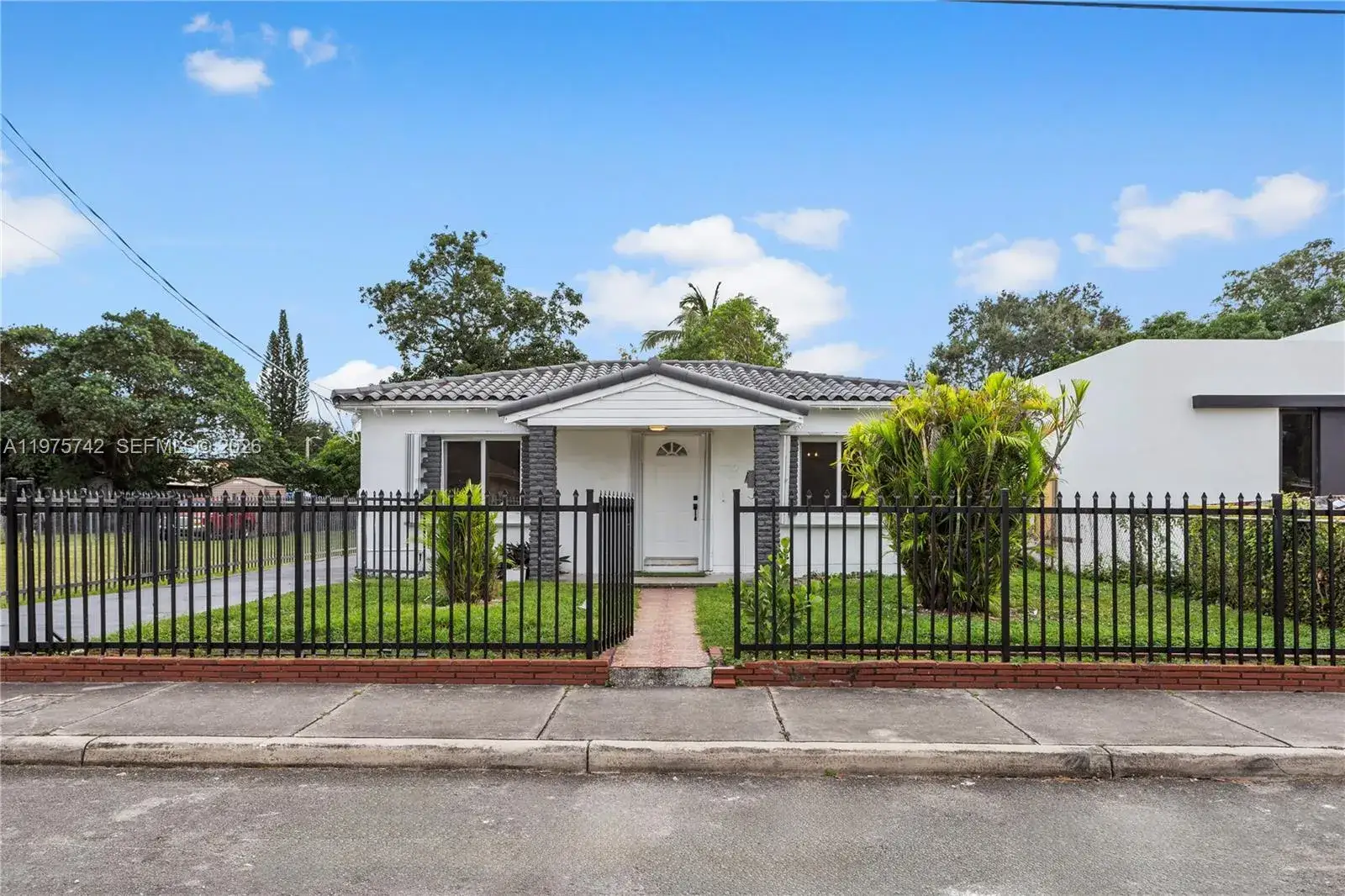 3 bedroom 2 bath Residential Lease for rent at 400 NW 47th St, Miami FL 33127