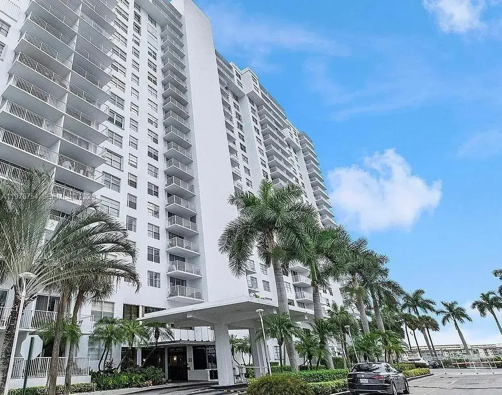 2801 NE 183rd St # 1914W, Aventura FL 33160
