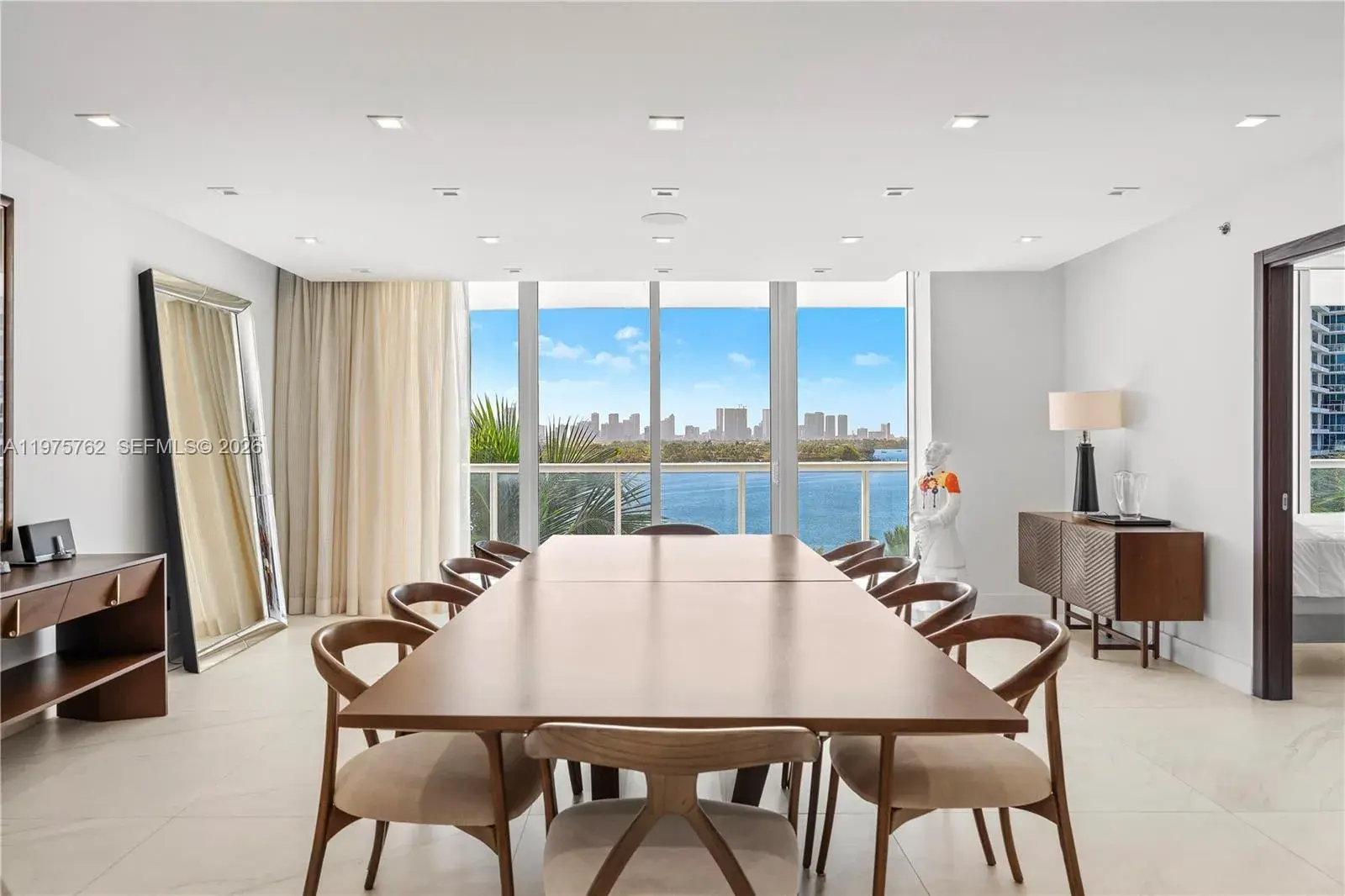 450 Alton Rd # 902, Miami Beach FL 33139