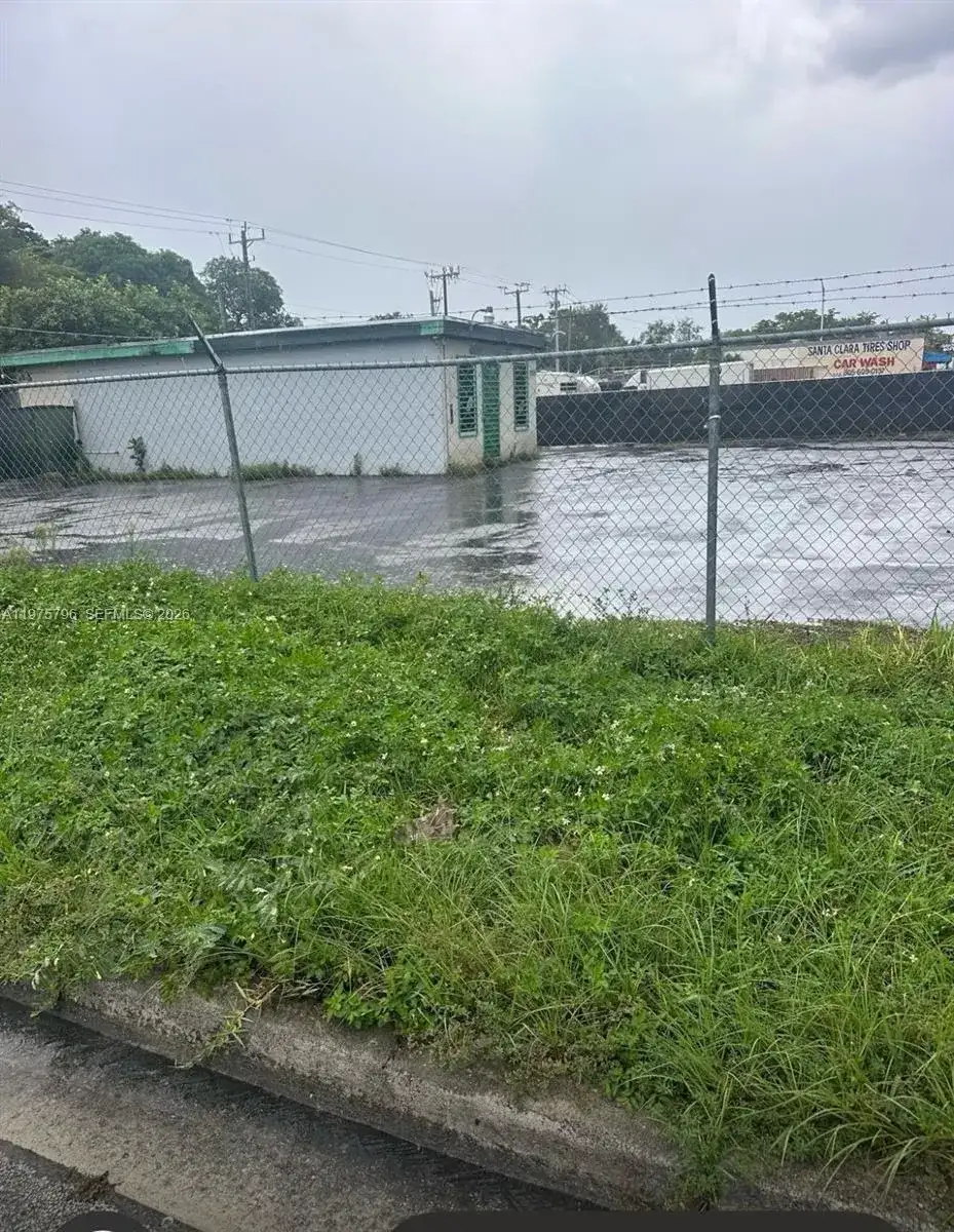 11537 NW 27th Ave, Miami FL 33167 photo 3