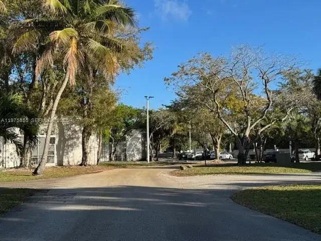 10353 N Kendall Dr # 6, Miami FL 33176 photo 3