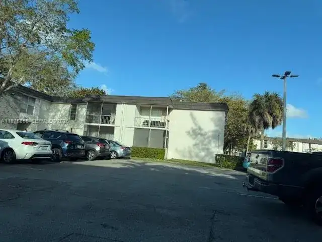 10353 N Kendall Dr # 6, Miami FL 33176 photo 4