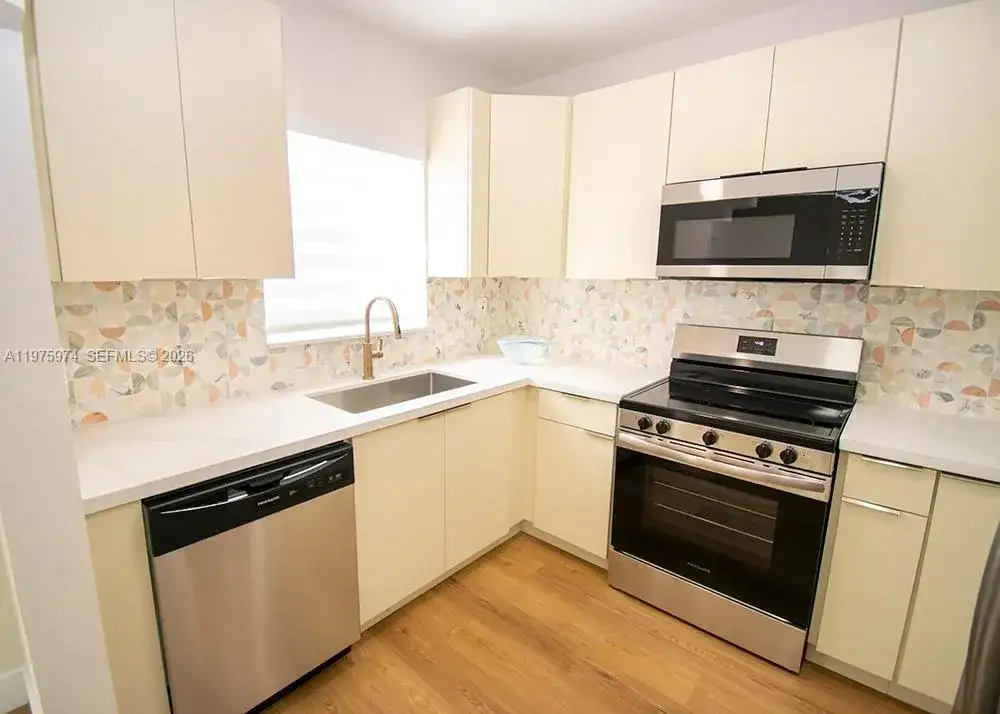 3200 SW 2nd St, Miami FL 33135 photo 5