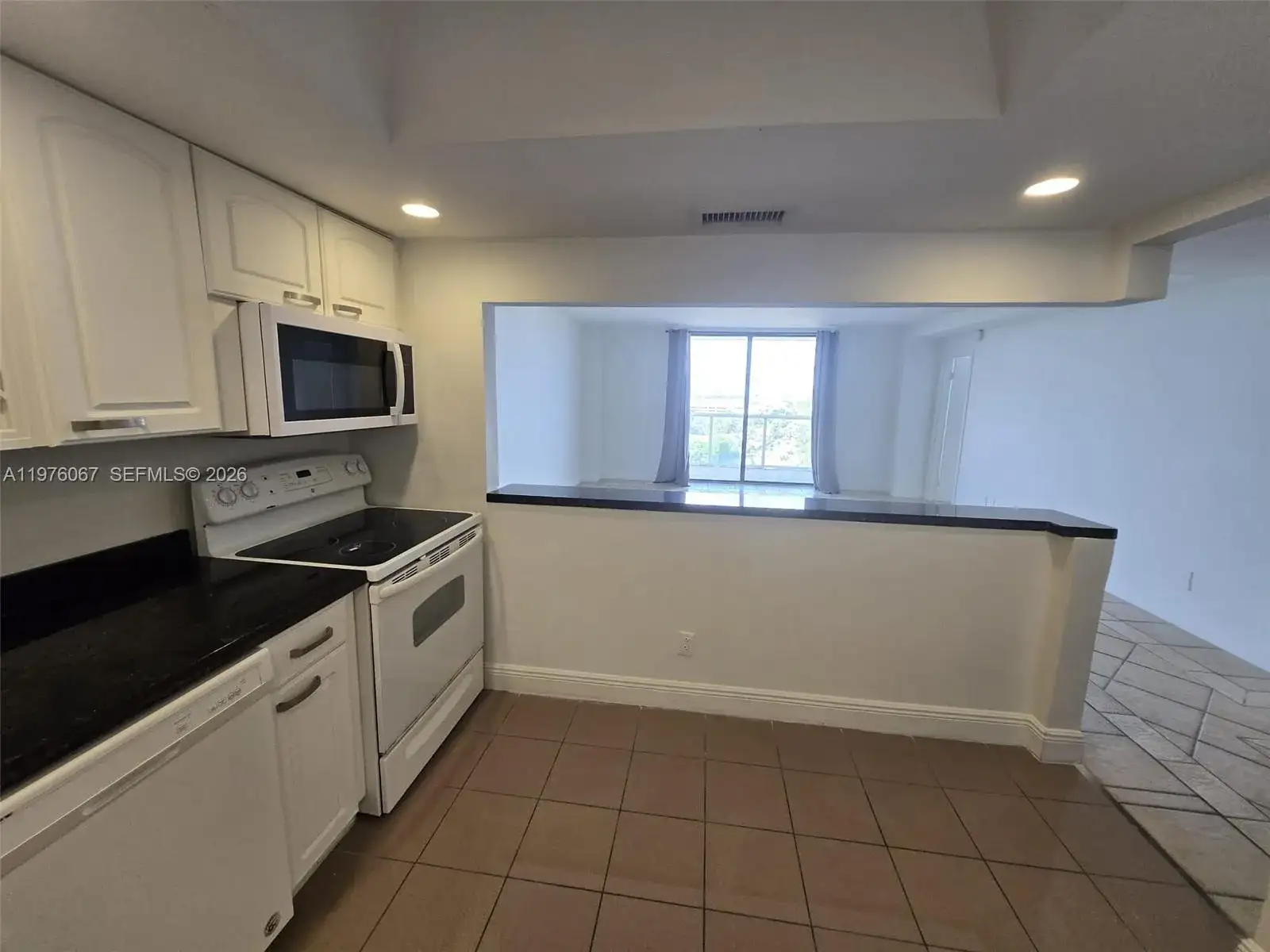 13499 Biscayne Blvd # 1505, North Miami FL 33181 photo 4
