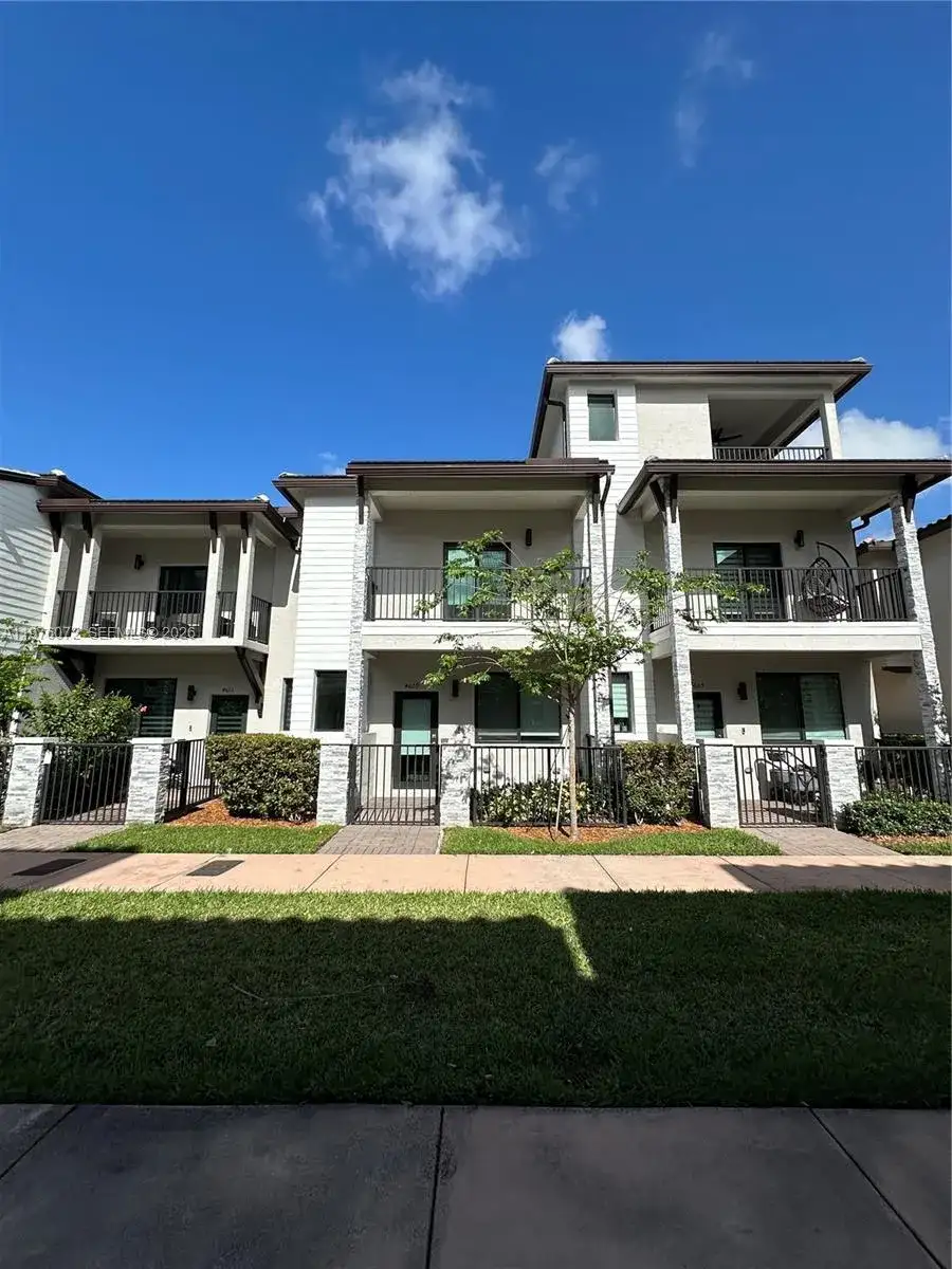 4609 NW 83rd Path # 0, Doral FL 33166 photo 2