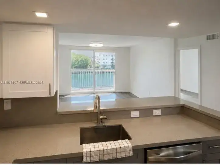 4000 NE 170th St # 206, North Miami Beach FL 33160 photo 2