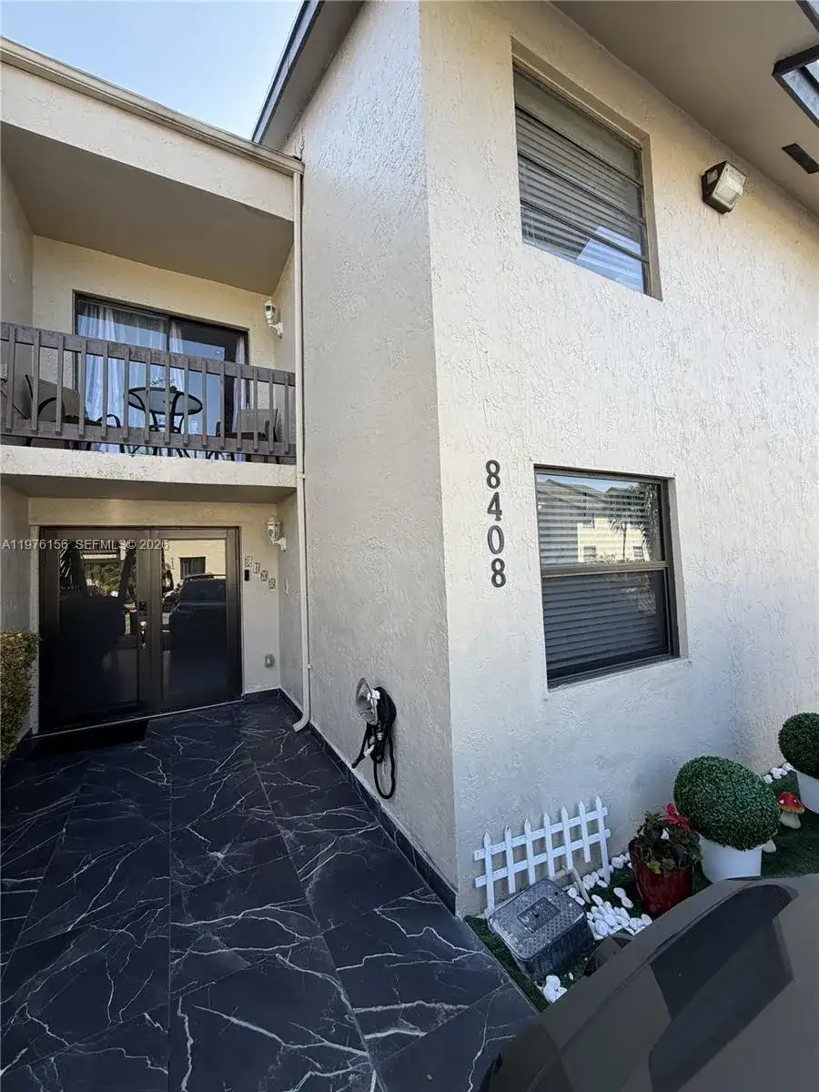 8408 NW 8th St # 8408, Miami FL 33126 photo 2