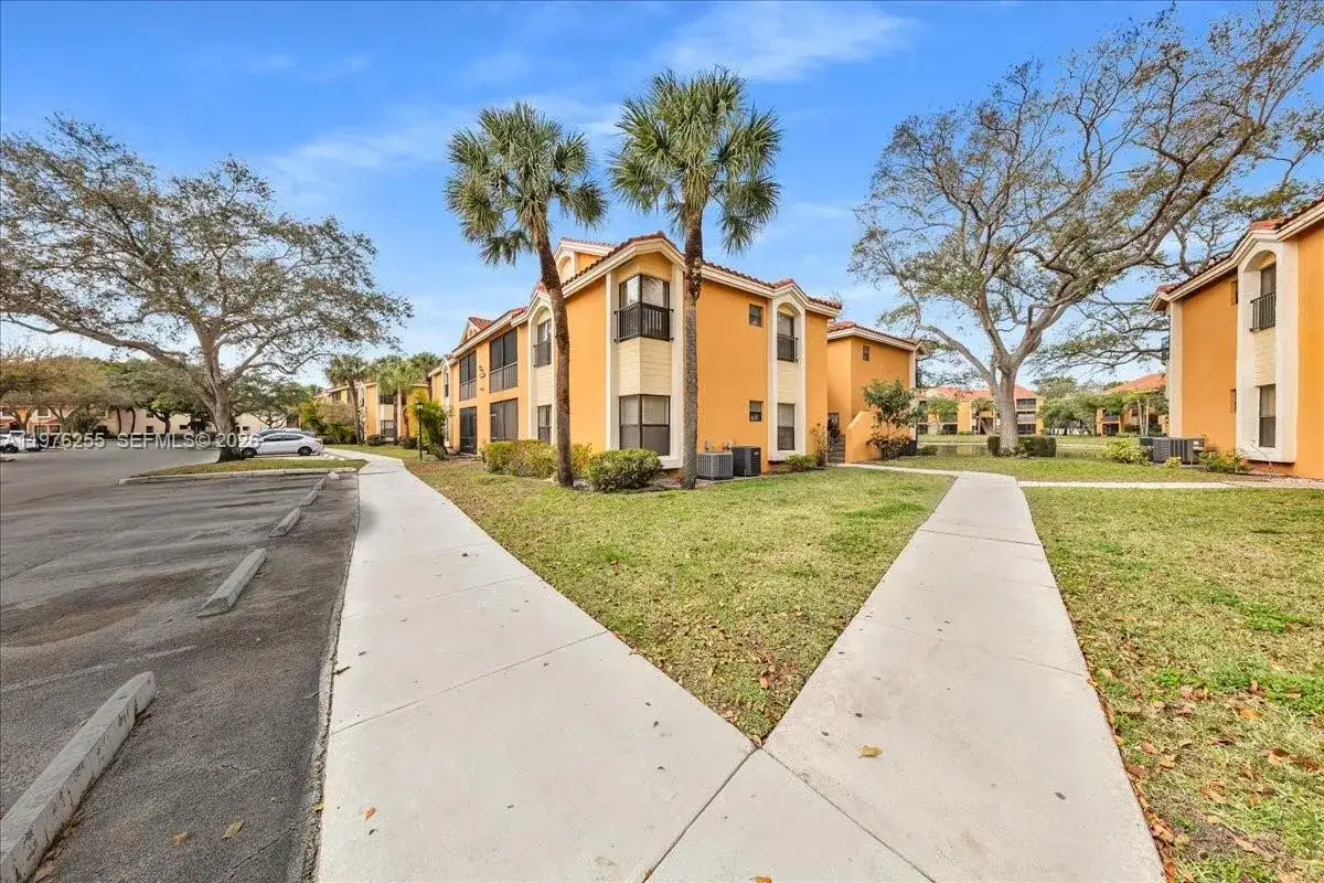 3814 Coral Tree Cir # 3814, Coconut Creek FL 33073 photo 4