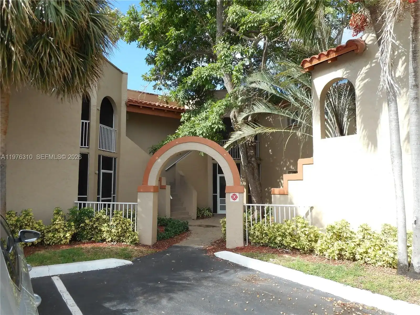 301 SW 86th Ave # 102, Pembroke Pines FL 33025