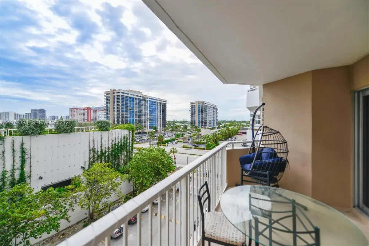 1980 S Ocean Dr # 4L, Hallandale Beach FL 33009