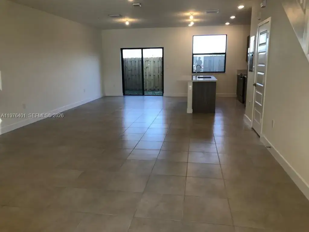 10431 NW 82nd St # 5, Doral FL 33178 photo 3